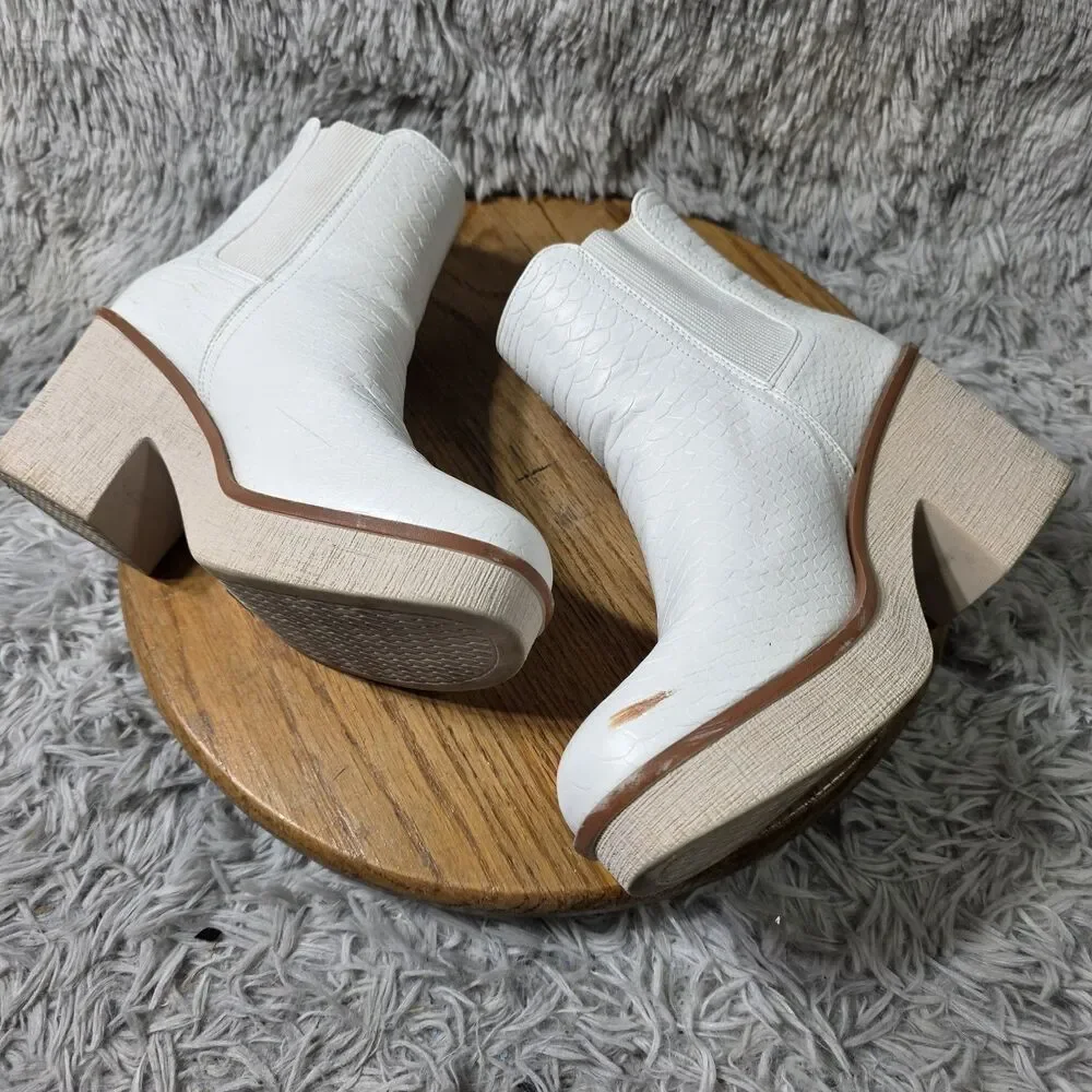 Pierre Dumas Fashion Heel Boots Clue-7 Womens Sz 9 White Faux Snakeskin Booties
